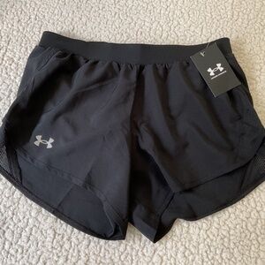 UNDER ARMOUR LOOSE FLY BY 2.0 BLACK MEDIUM NWT